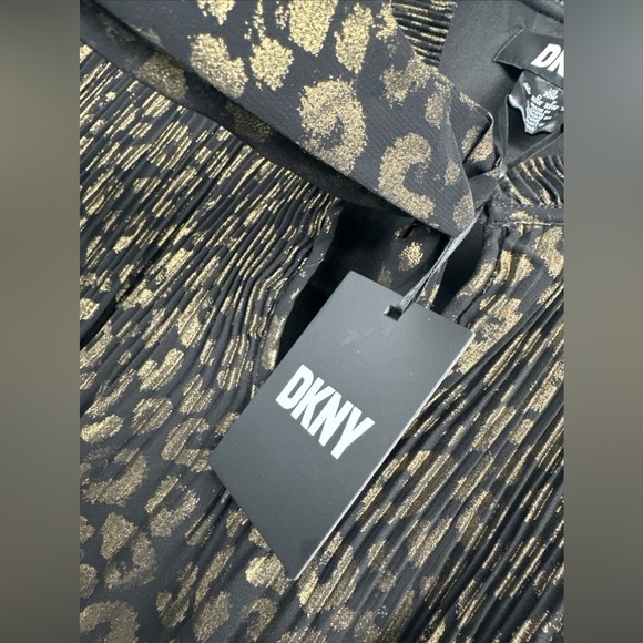 New DKNY Plus Size 20W Leopard-Print Tie-Neck Pleated Dress NWT - Picture 7 of 7